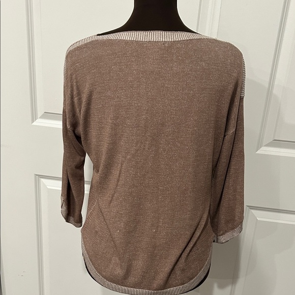 Chico's Taupe Brown Boat Neck Nautical Dolman Sleeve Knit Top Size 1/Medium - Picture 3 of 9